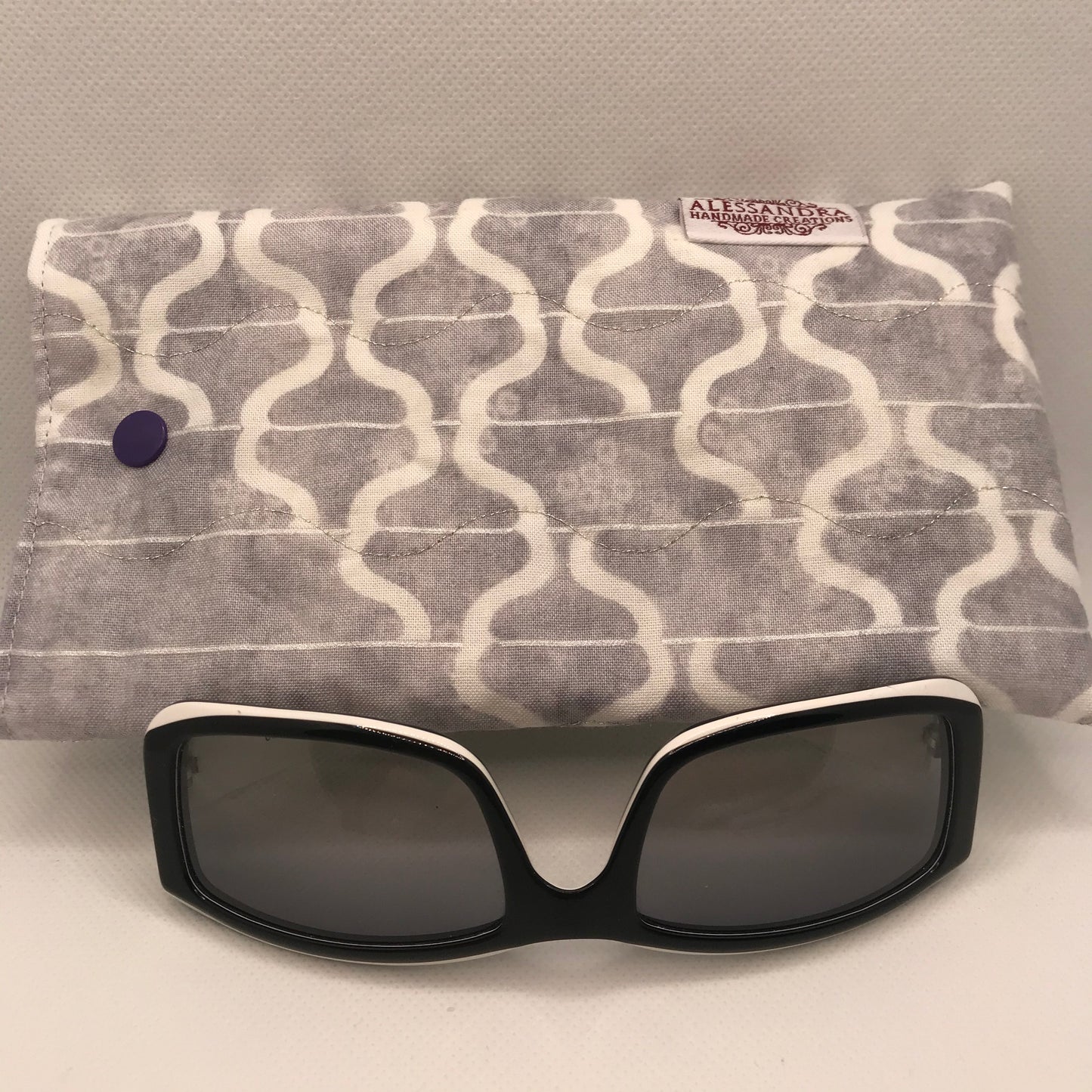 Sunglasses Fabric Quilted Pouch - Silvery Whites