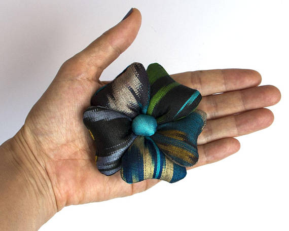 Flower Brooch - Handwoven Uzbek Fabrics - small - Alessandra Handmade Creations