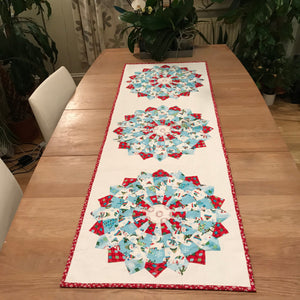 Christmas Dresden Table Runner - Alessandra Handmade Creations