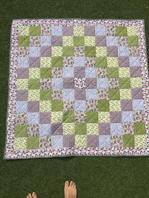 Around the Garden Quilt - Alessandra Handmade Creations