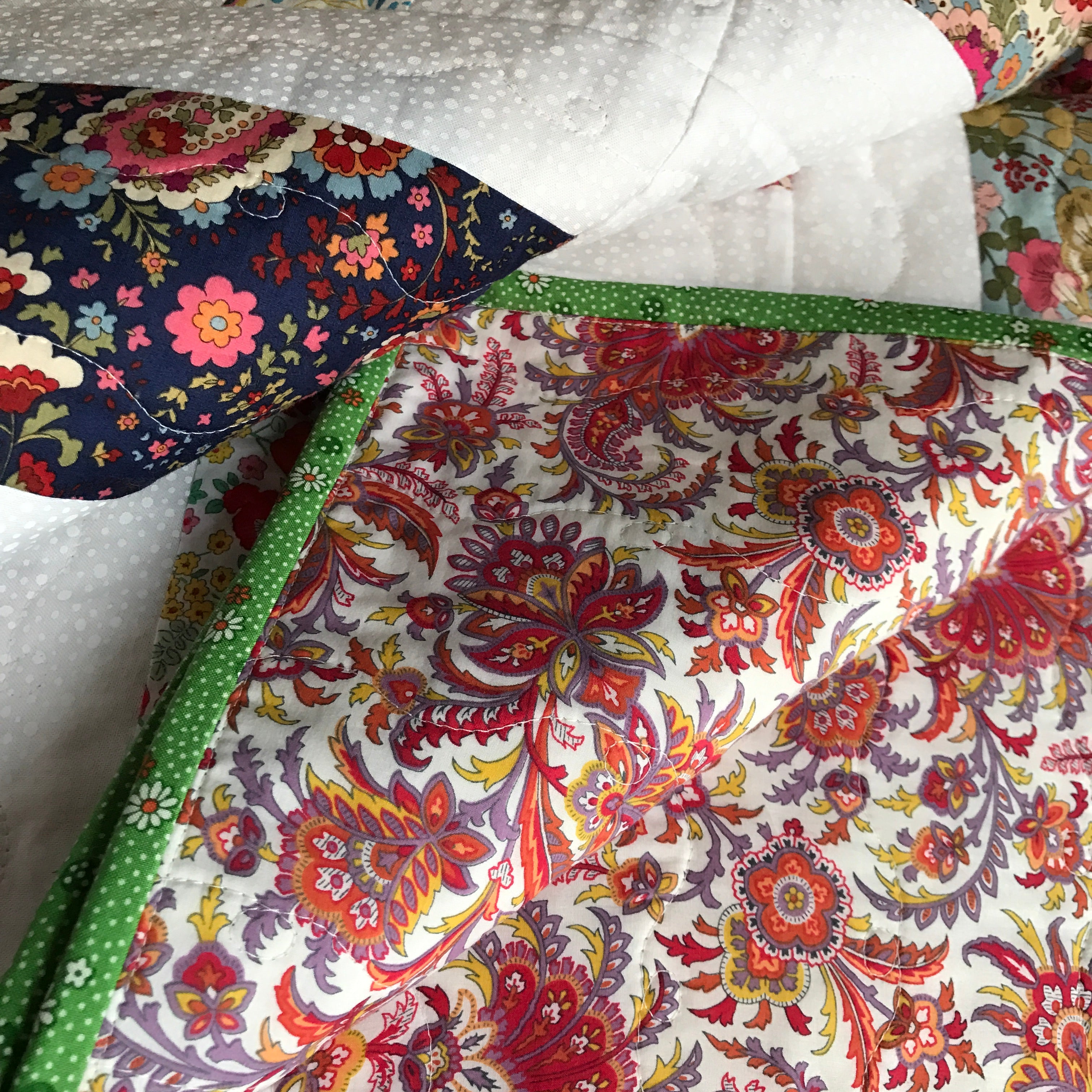 The White Garden Quilt - Alessandra Handmade Creations